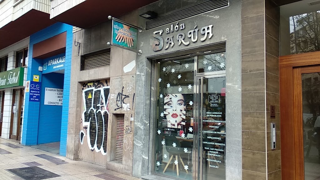 Salon Saruh — Exterior