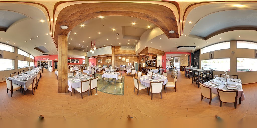 La Comanda Gastrobar — Ambiente