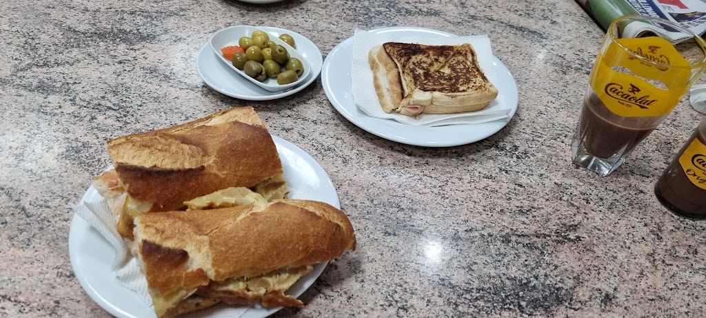 Bar Piscis — Comida y bebida