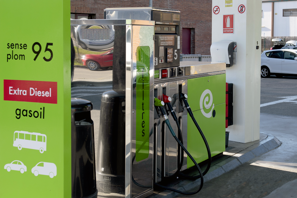 Estacio de Servei Esser Lloret — Surtidor de combustible