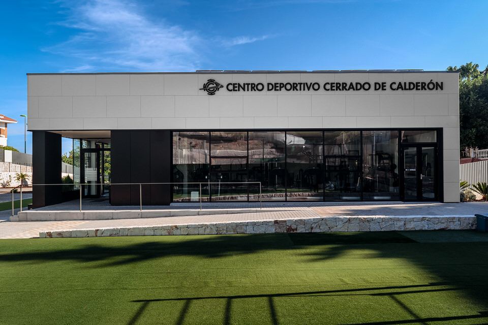 Centro Deportivo Cerrado de Calderón