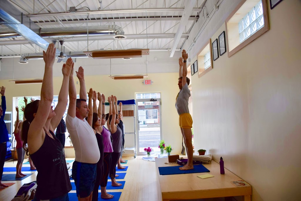  Center For Iyengar Yoga