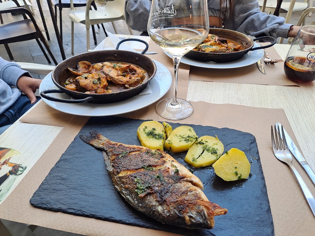 La Bodegueta de la placa — Comida y bebida