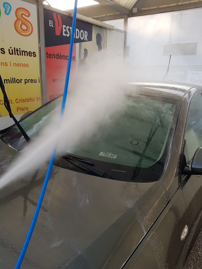 Cotxe Net Piera — Servicio de lavado de coches