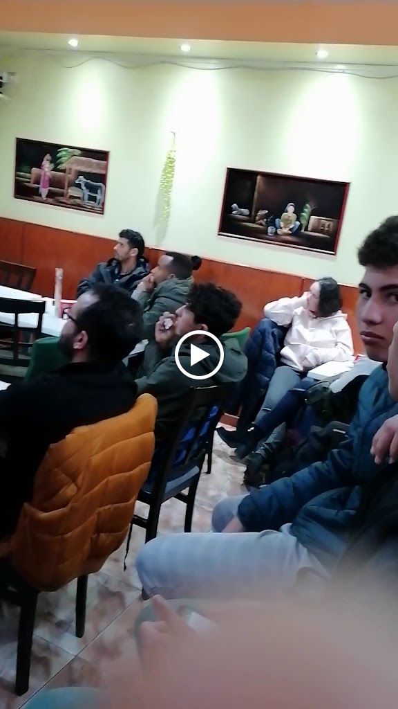 CARRILET KEBAB PIZZERIA & LAHORI TANDOORI RESTAURANT — Ambiente