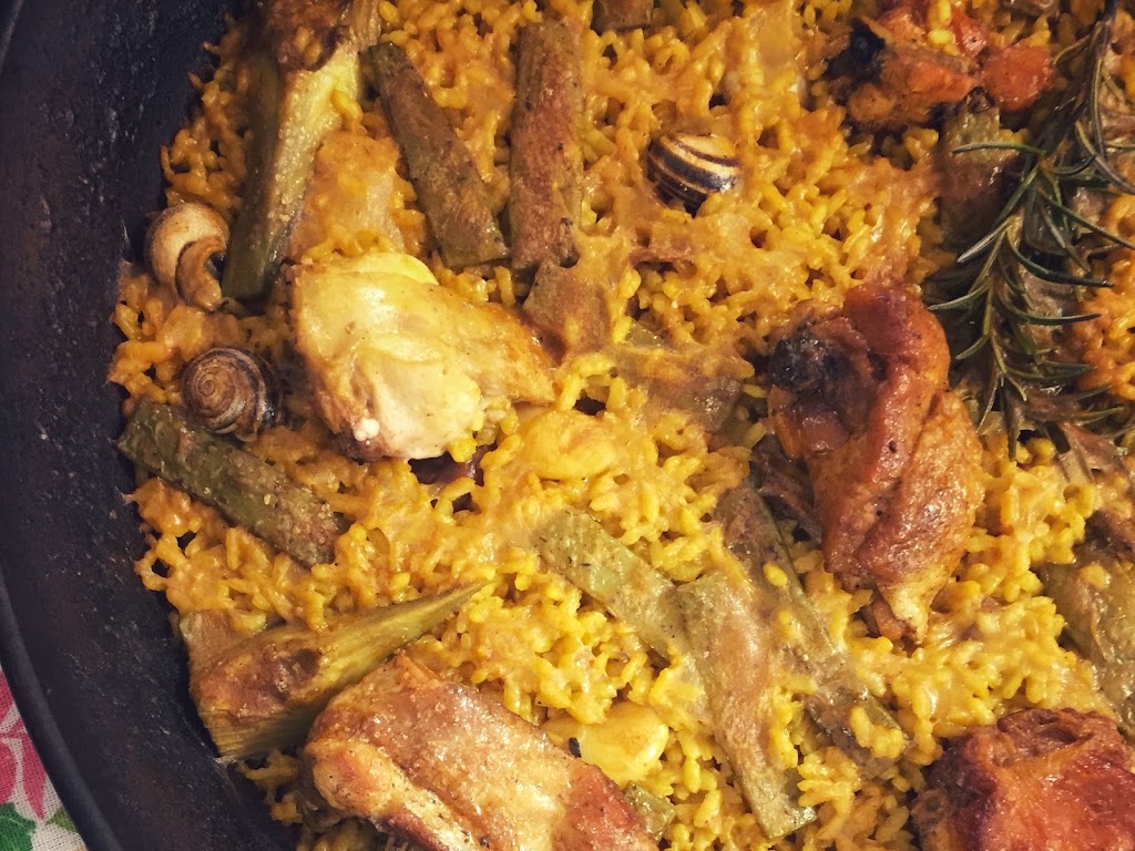 Sentideta - Restaurant — Comida y bebida