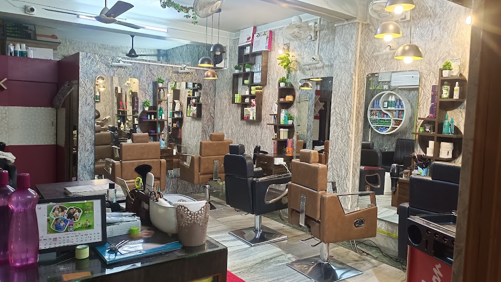 Moumita Makeover And Beauty Salon