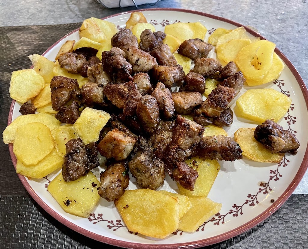 Rosita Milagros — Comida y bebida