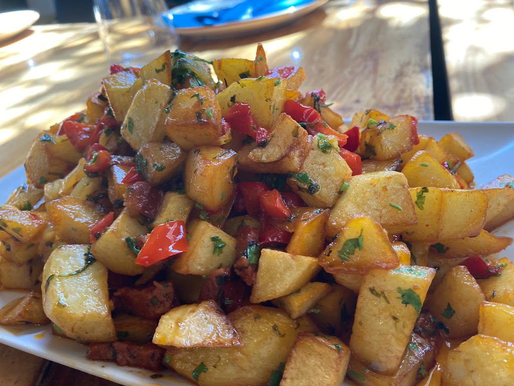 Guachinche La Basilica — Comida y bebida