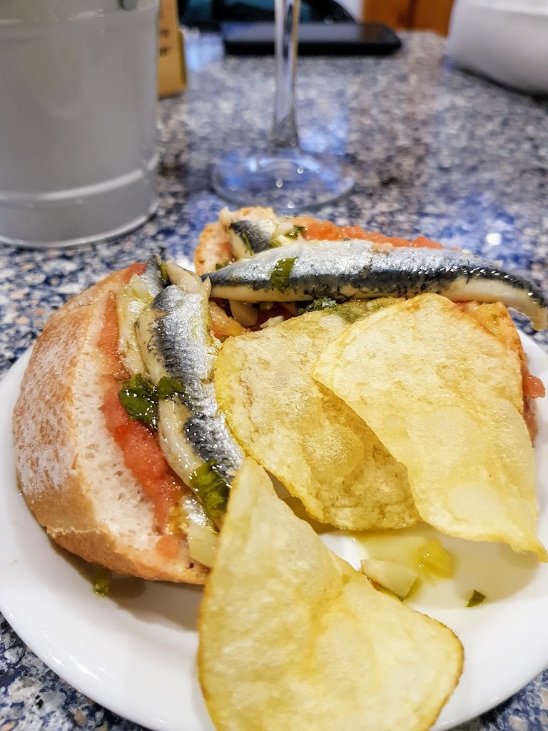 La Dama bar cafe — Comida y bebida