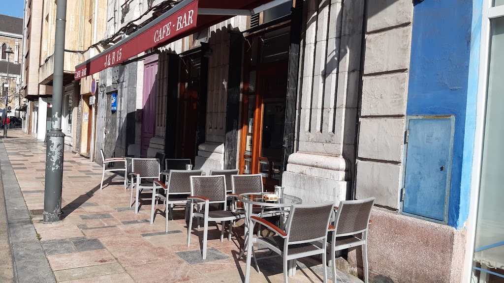 CAFE -BAR J&B 15 — Ambiente