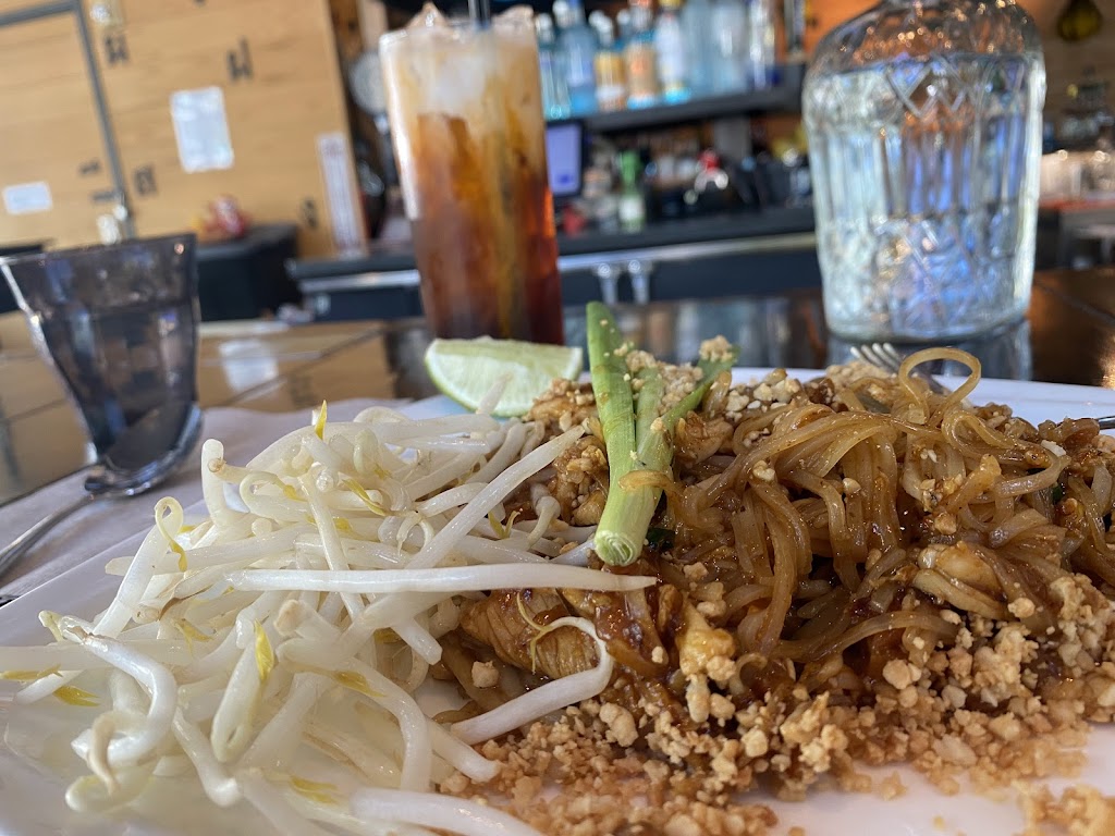 Bai Tong Thai Street Cafe