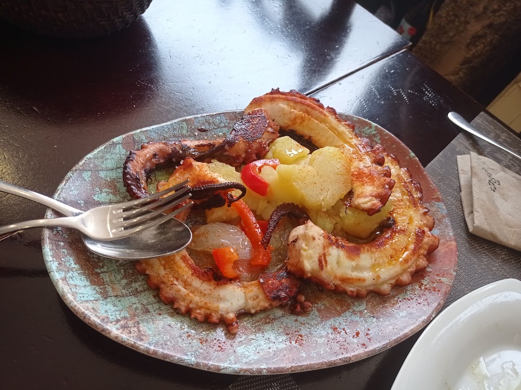 La Jefatura — Comida y bebida