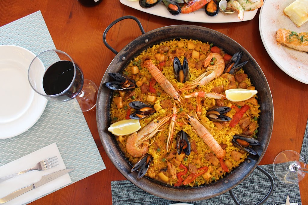 Restaurante Sa Bodega d'es Port — Comida y bebida