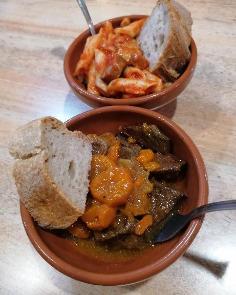 Taperia J de Jato — Comida y bebida