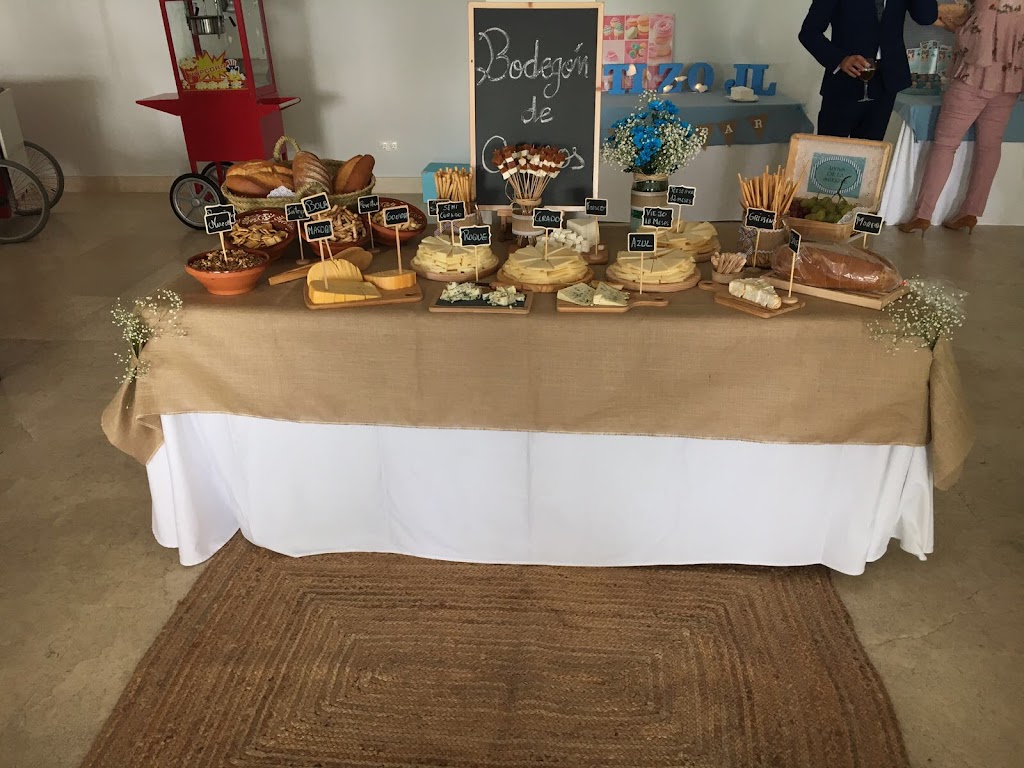 Restaurante Puro Estrecho — Comida y bebida