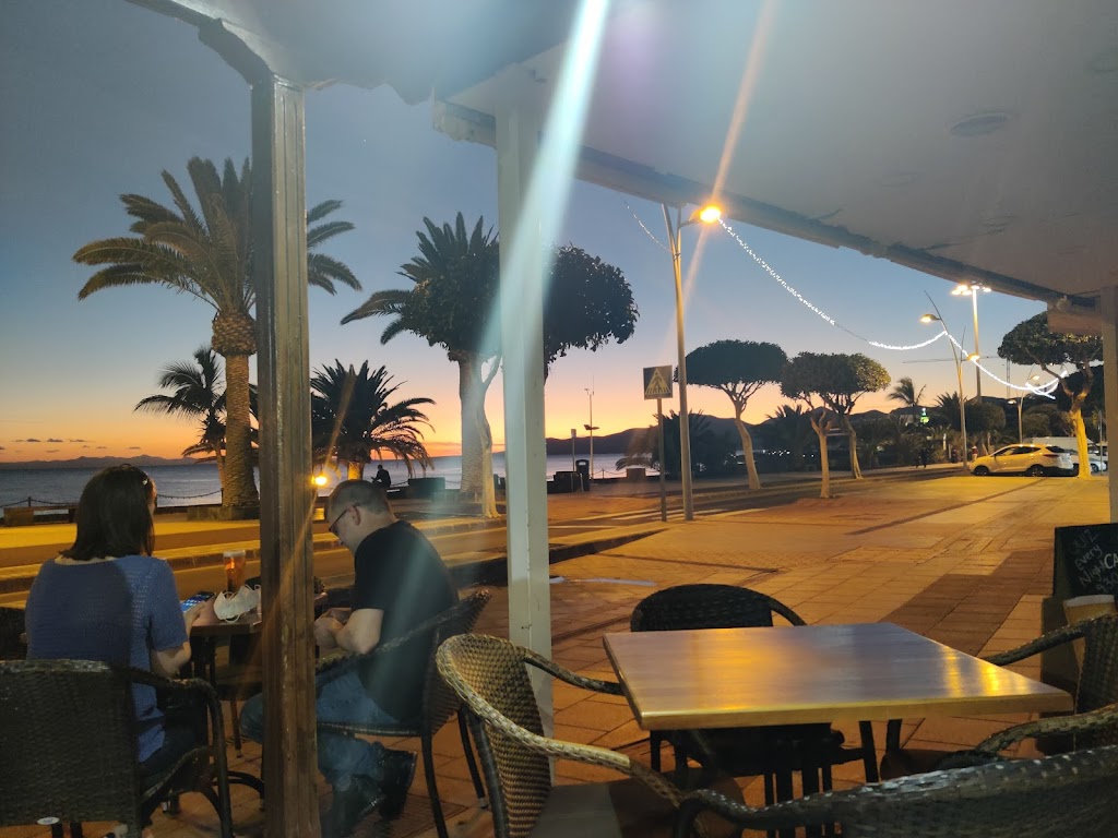 The tavern on the seafront