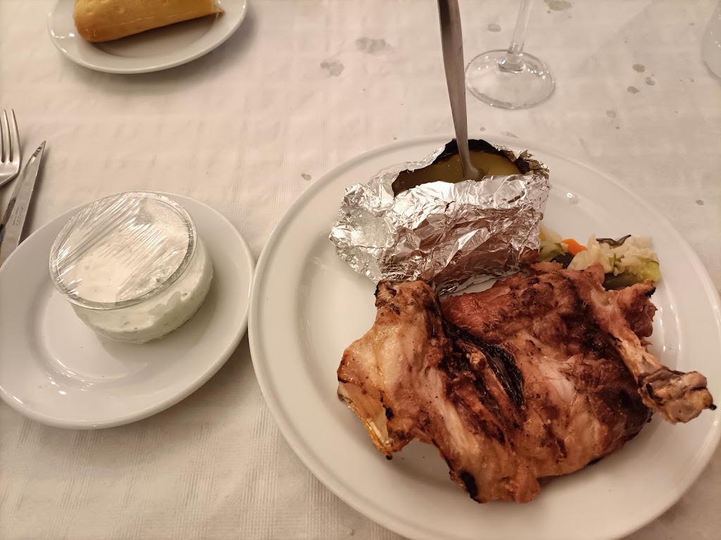 Restaurante Meson Los Migueles — Comida y bebida