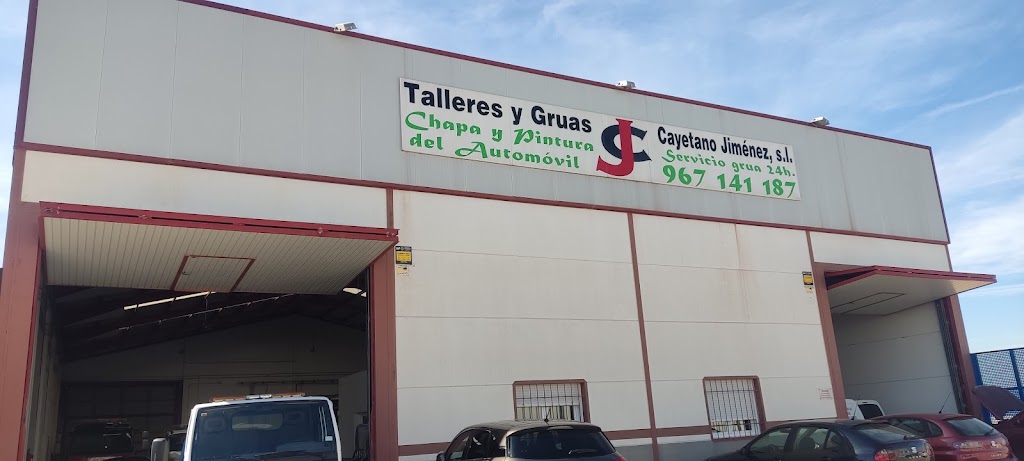 Talleres Y Gruas Cayetano Jimenez S.L. — Exterior