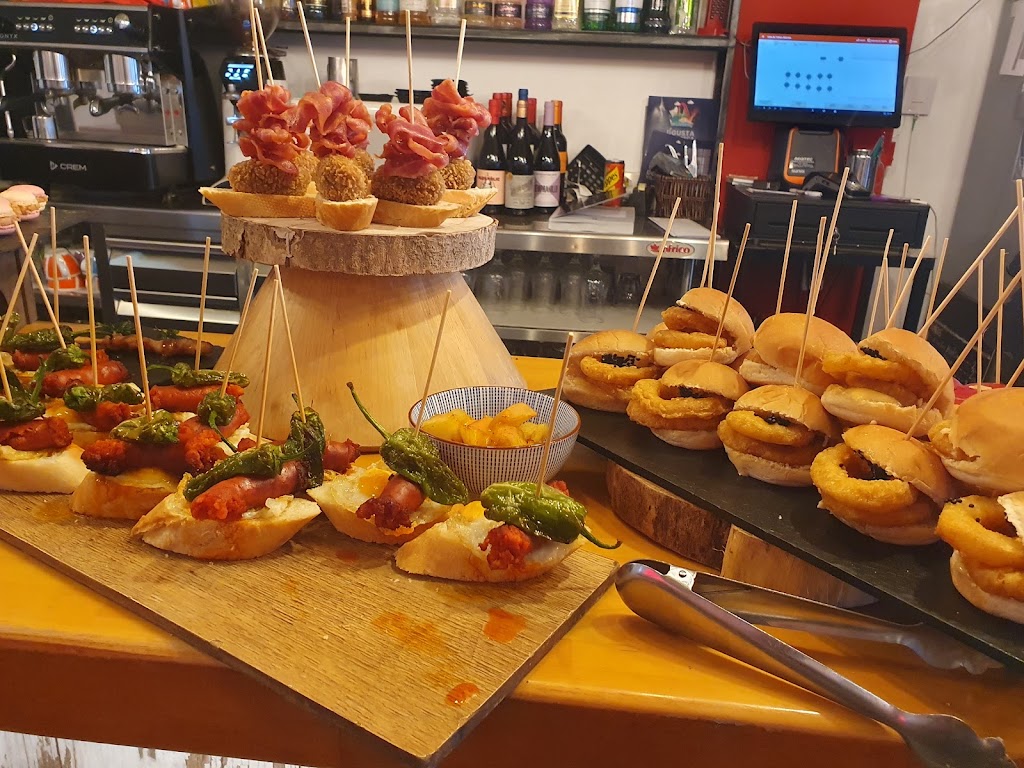 Raffaella Gastrobar — Comida y bebida
