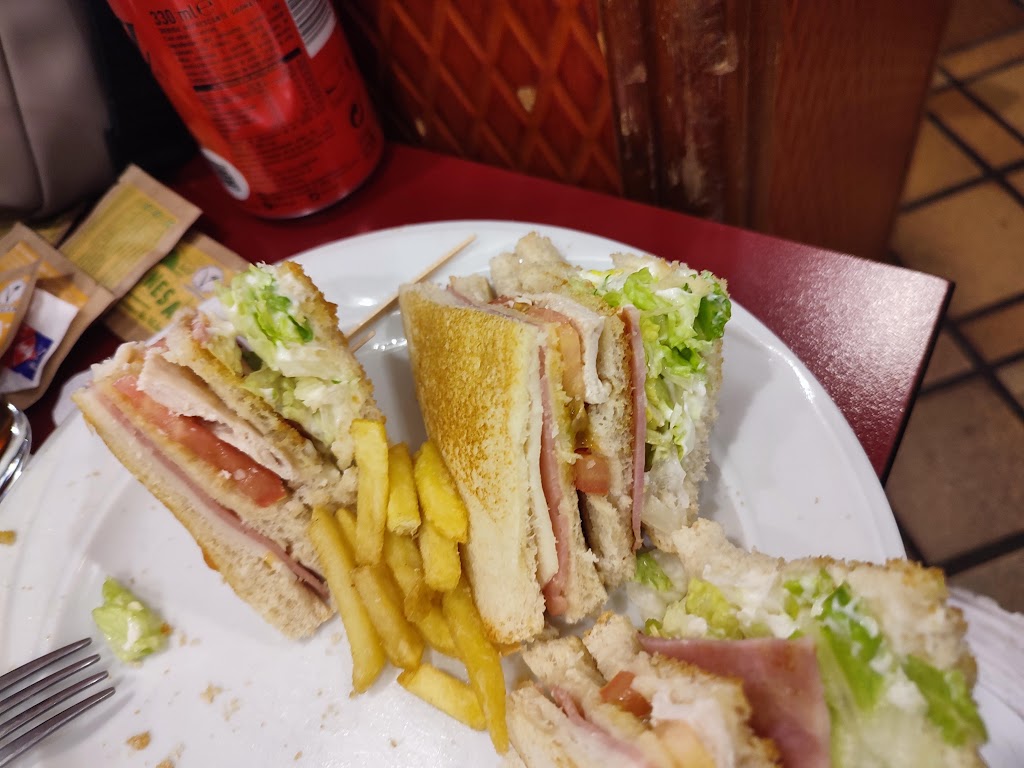 Navarrete's bar & grill — Comida reconfortante