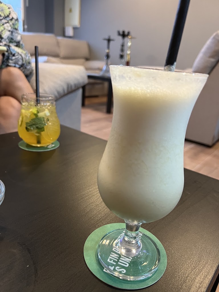 THE BEARS SHISHA LOUNGE — Comida y bebida