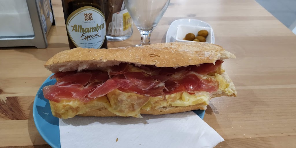 Bar La Masereta — Comida y bebida