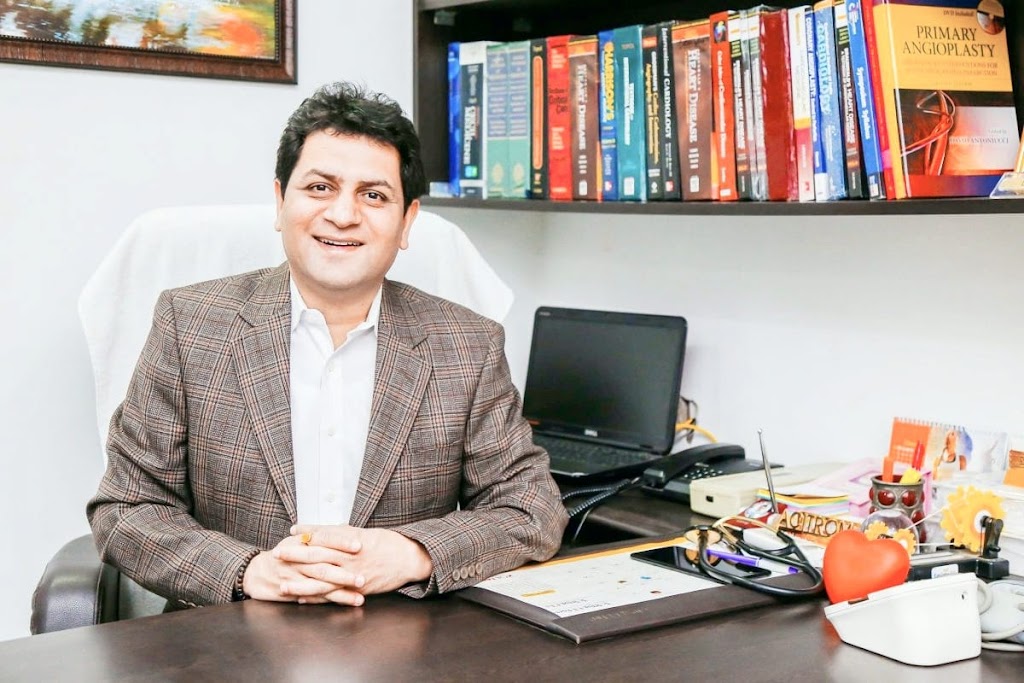 Dr. Ravi Gupta Heart Clinic Best Cardiologist In Mumbai Central Pacemaker Aicd Angioplasty Surgeon I Senior Heart Doctor