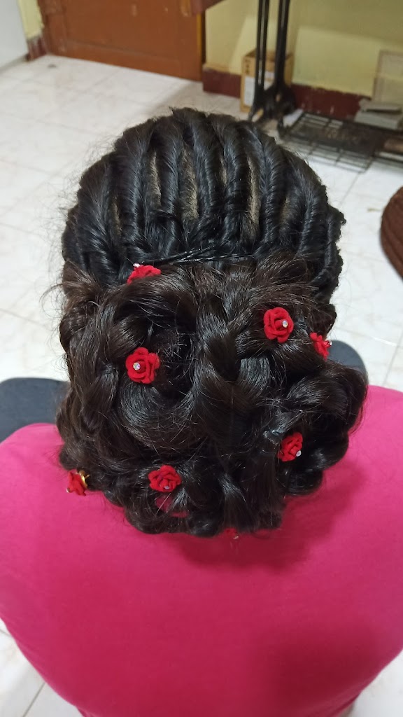 Richa Beauty Parlour