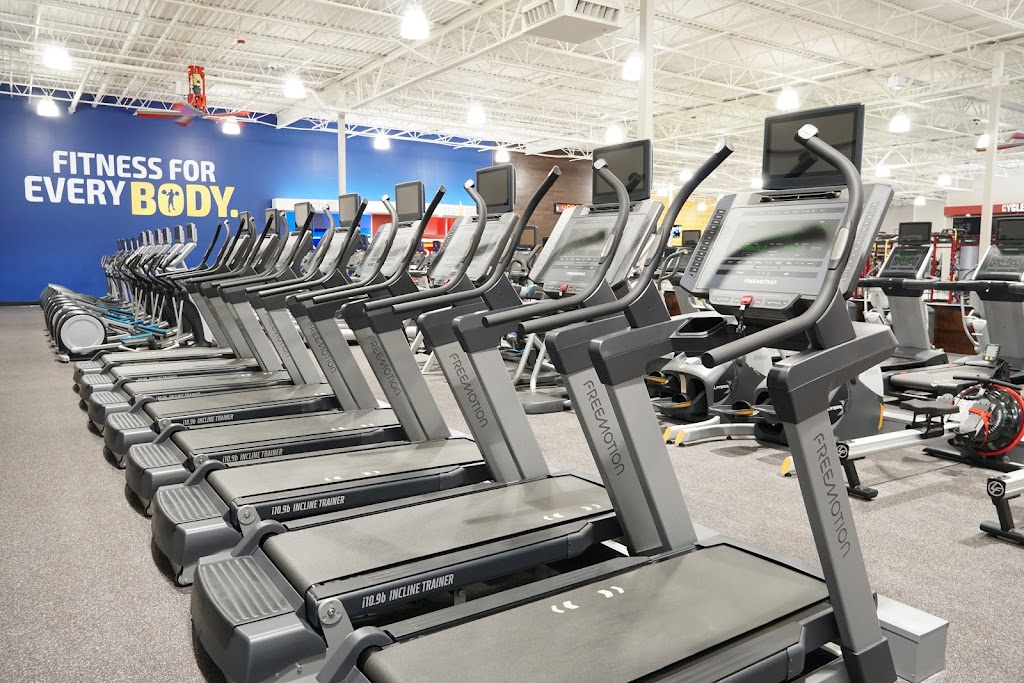  Club Fitness - Maplewood