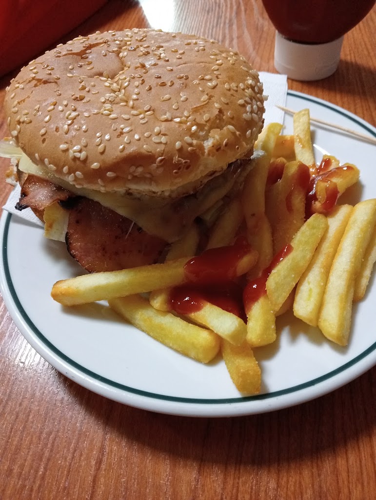 Bar Estasquy — Comida y bebida