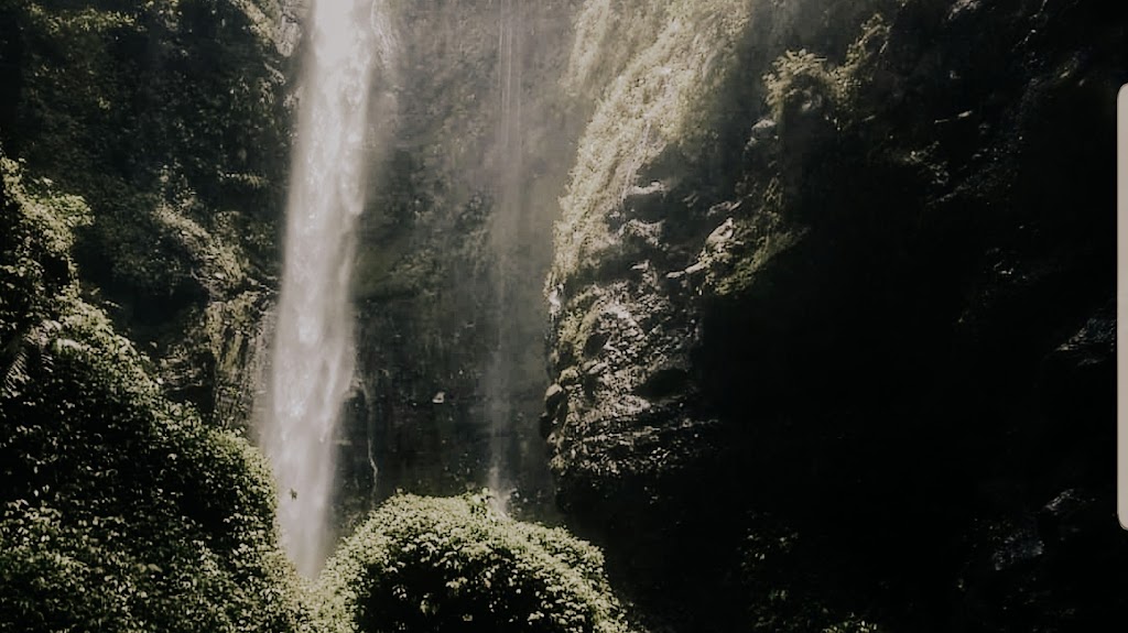 Badak & Batu Hanoman Waterfall