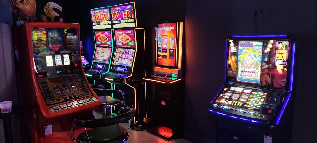 SALON DE JUEGOS TREBOL slots-cafe