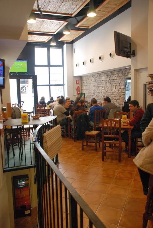 Meson Iberico Gandia — Ambiente