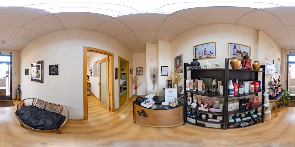 Sam, Estetica de vanguardia — Interior