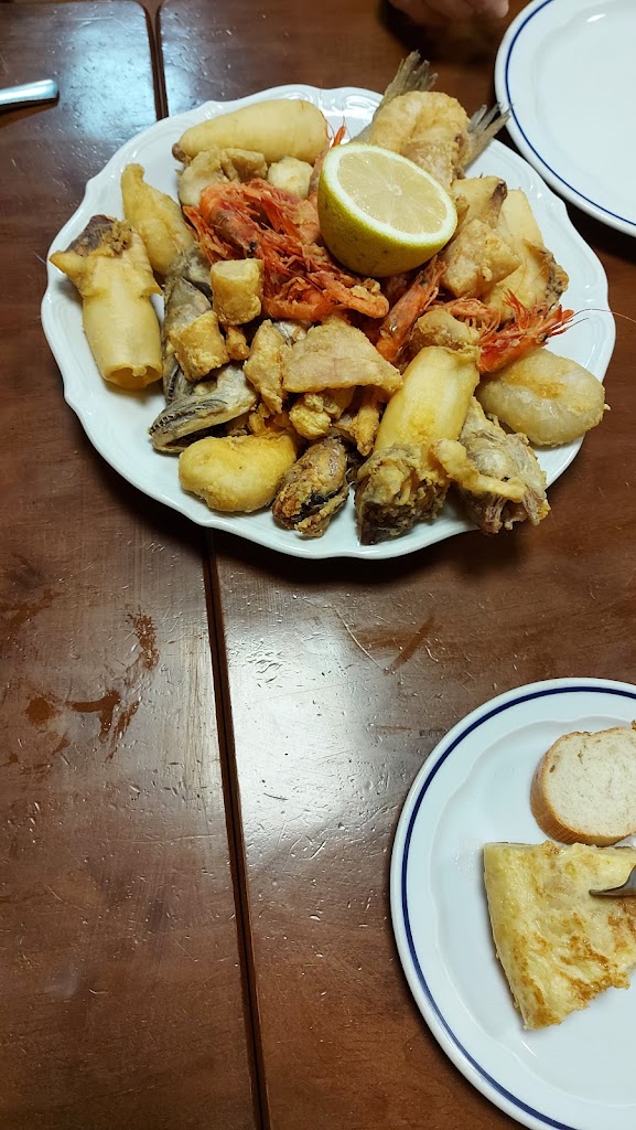 Bar La Campana — Comida y bebida