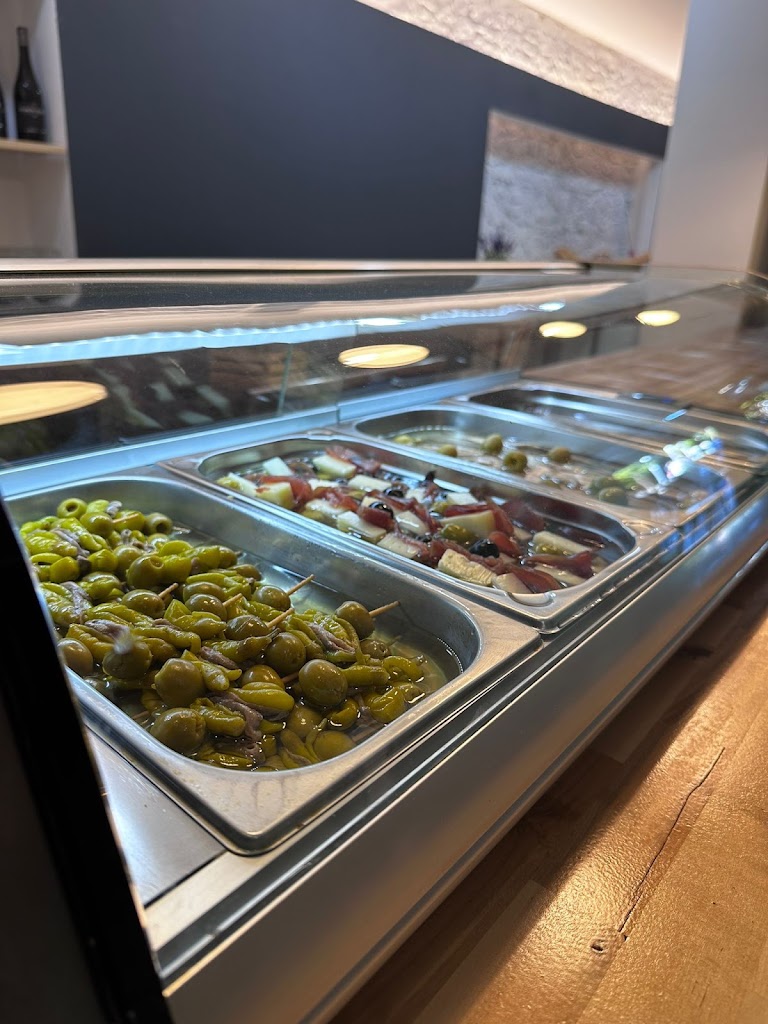 La Favorita Bar Cafe — Comida y bebida