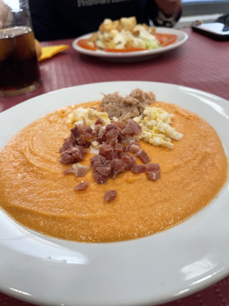 Bar Carrera — Comida y bebida