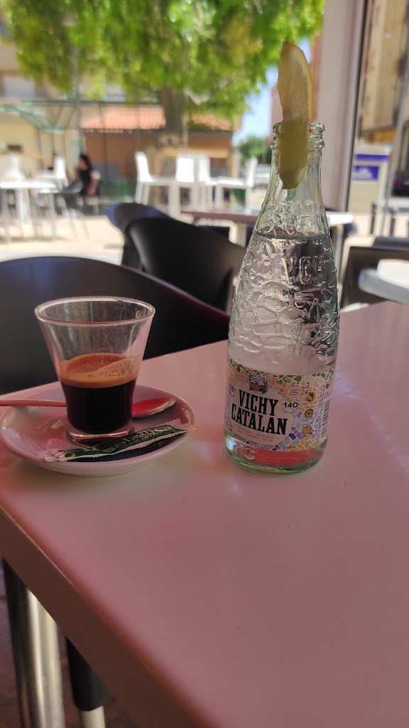 Madison Lounge Cafe — Comida y bebida