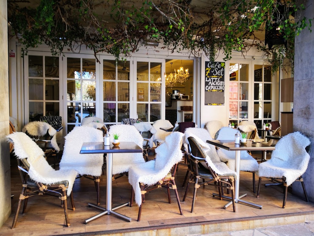 Cafe Set — Ambiente