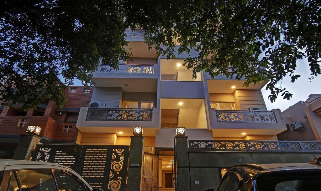 Hotel Aviraj Noida
