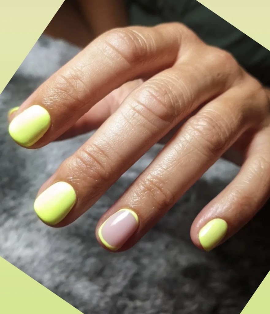 Nazaret Fernandez, Salon de manicura y pedicura — Manicura
