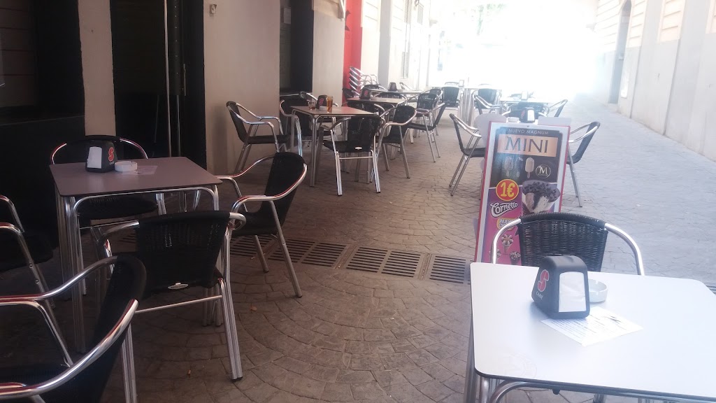 As Meigas Cafeteria se ha traspasado hay nuevos propietarios y ya no se llama asi. — Ambiente