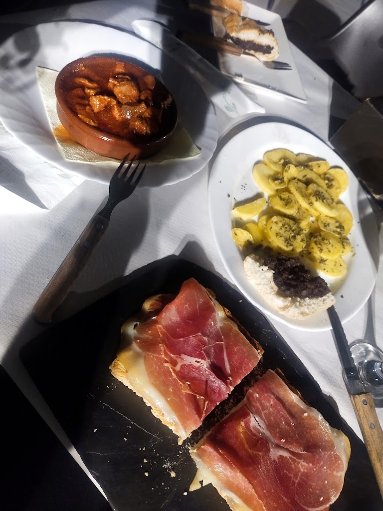 Bar restaurante Merendero Donde Sea — Comida y bebida
