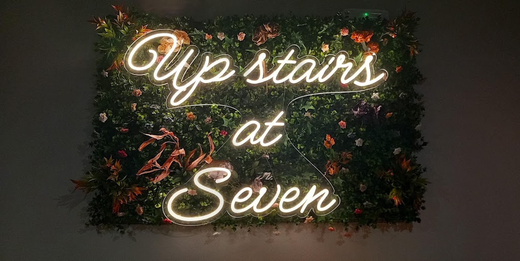 Upstairs at Seven — Del propietario