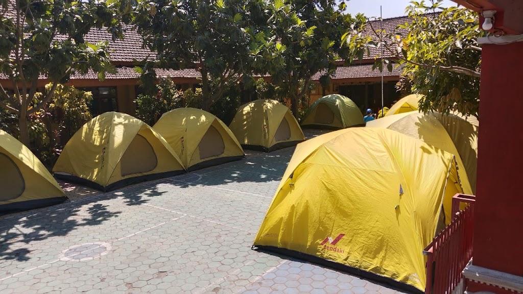 WATU BIRU PERSEWAAN RENTAL ALAT OUTDOOR TENDA KEMAH CAMPING MALANG