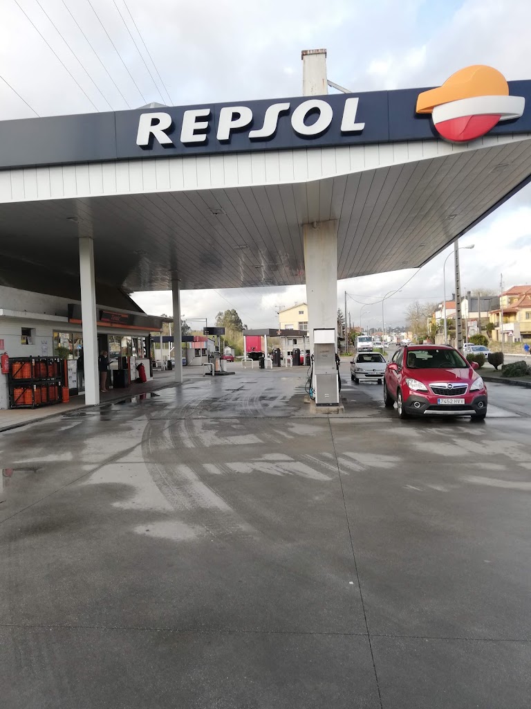 Estacion de Servicio Repsol — Exterior