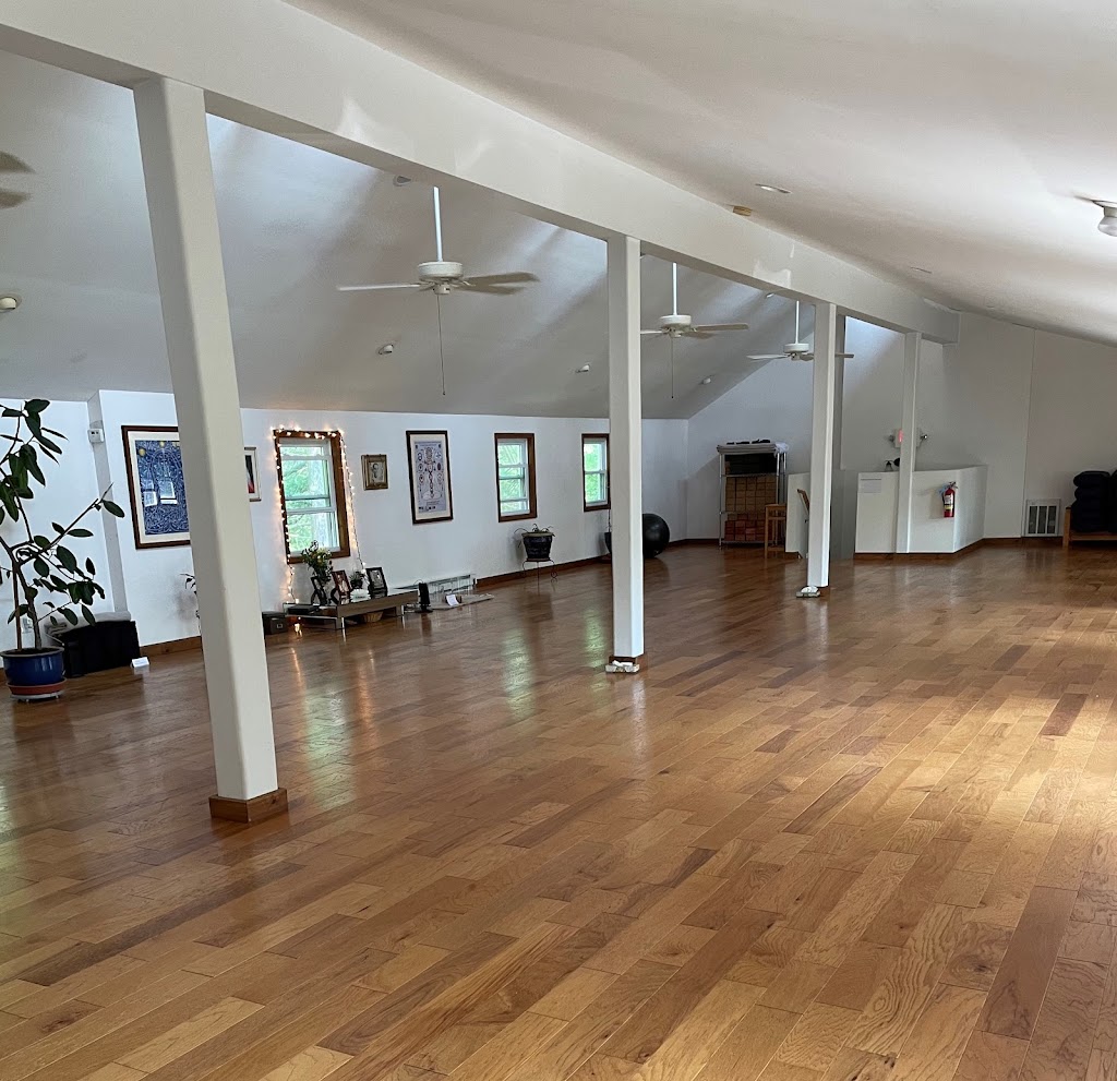  Ananda Ashram Yoga Studio