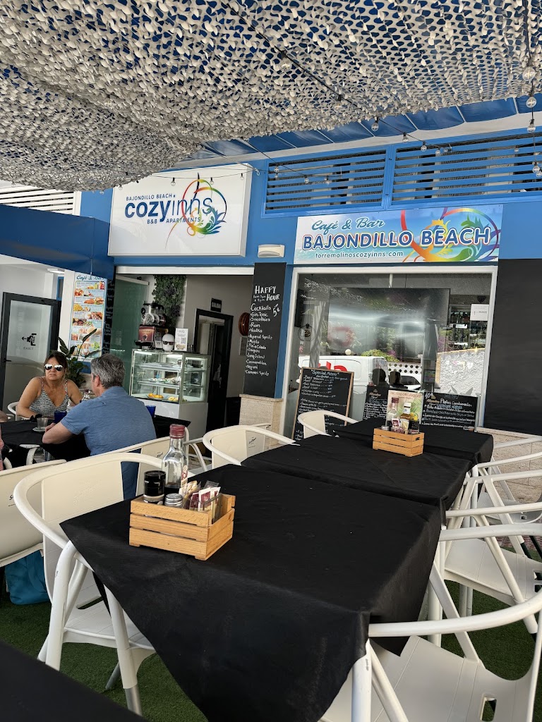 Cafe & Restaurant Cozy Inns — Ambiente