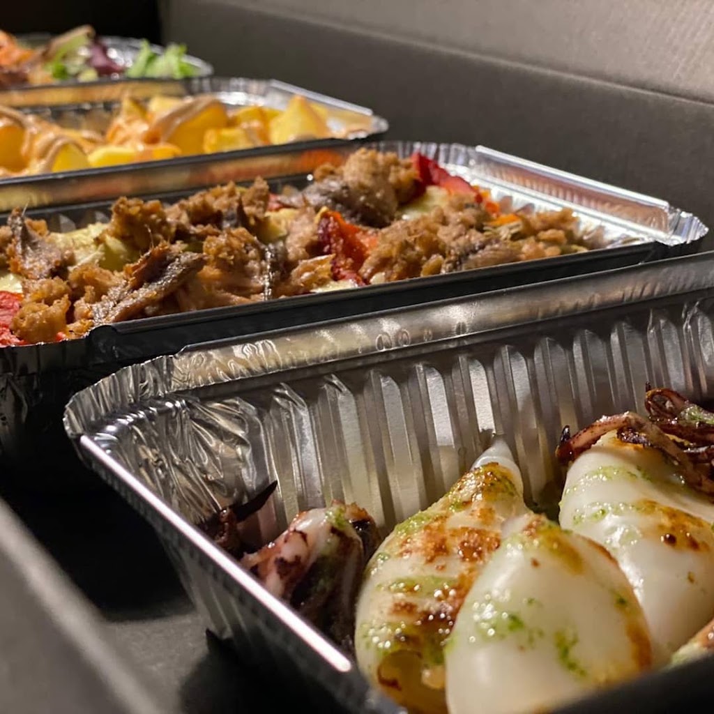 La Montserratina — Comida y bebida
